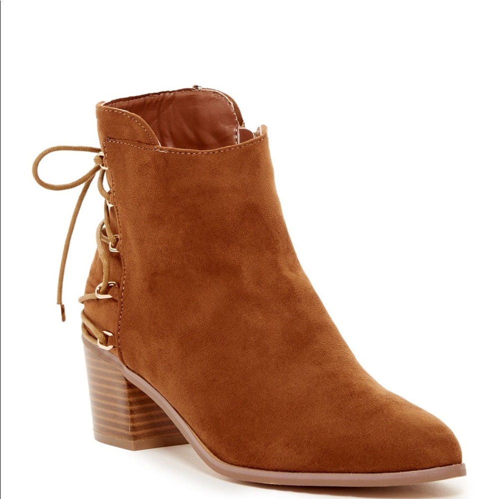 Laced brown bootie